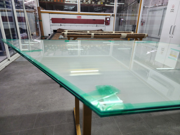 syntheto-giali-laminated-glass-big-1